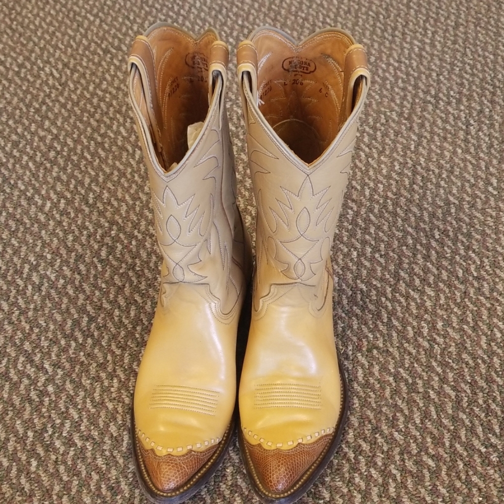 Nocona boot(sold) - Picture 1 of 8